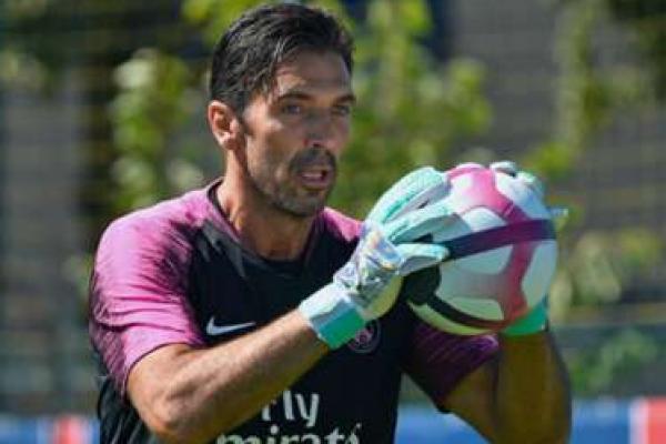 Juve Bakal Bujuk Buffon untuk Bertahan Satu Musim Lagi