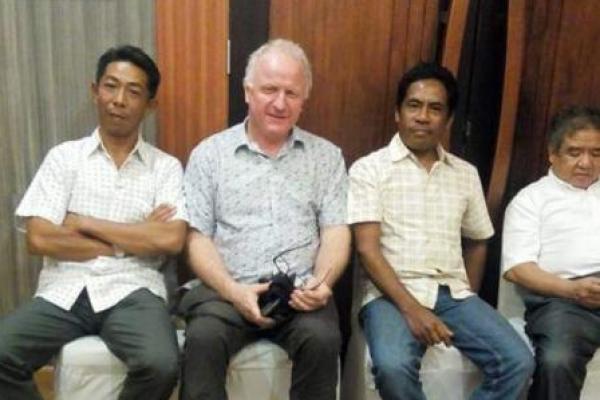 Setelah menolak bertanggungjawab atas tumpuhan minyak di ladang minyak Montara tahun 2009 silam yang mencemari wilayah perairan Laut Timor dan menyebabkan ribuan nelayan Nusa Tenggara Timur kehilangan mata pencaharian, kini Australia kembali melakukan pembohongan atas klaim Pulau Pasir.