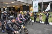 Gowes Berbatik, Cara Kemendes Sambut Hari Batik Nasional