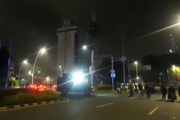 "Pak Bagi Rokok Pak", Momen lucu Aksi UnjukRasa Omnibus Law