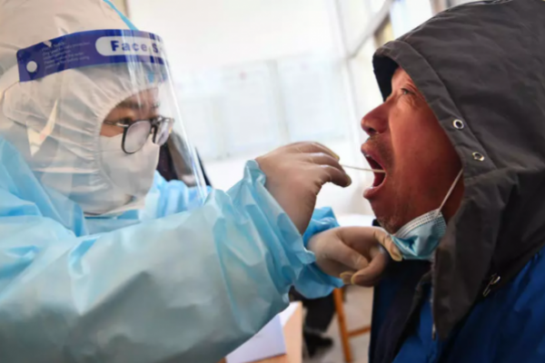 Gunakan Metode Swab Tes Anal, China Kembali Perketat Pembatasan dalam Negeri 