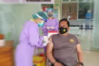 Kapolres Jalani Vaksin Tahap II di Kota Kupang