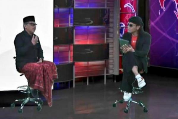 Gus Miftah ke Hasto: Kenapa Pakai Sarung? Jawabannya Filosofis