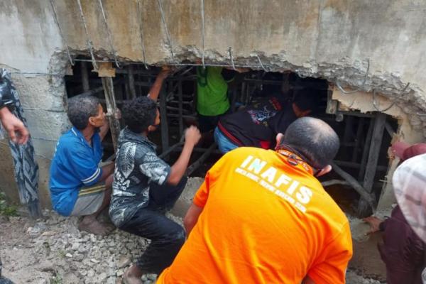 Jajaran Kepolisian Sektor Kuanfatu dan Polres Timor Tengah Selatan (TTS) memastikan kalau 4 warga Desa Kelle, Kecamatan Kuanfatu yang tewas dalam bak penampungan air akibat keracunan.
 