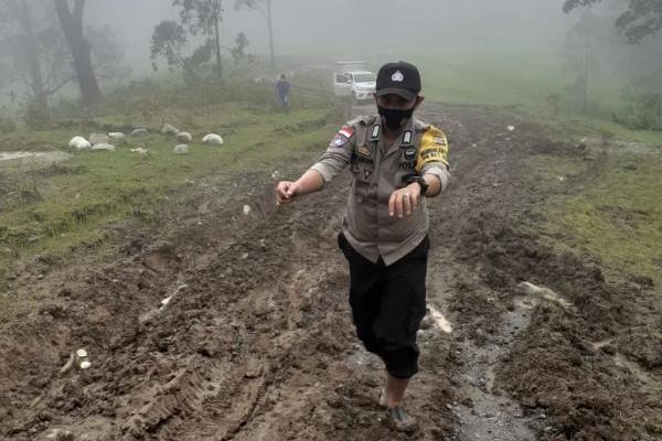 Lalui Medan Berat, Vaksin Sinovac Didistribusi ke Daerah Terpencil
