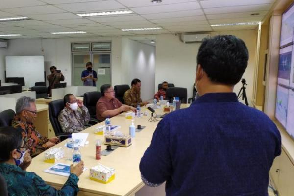 Menristek-Kepala Brin Kunjungi Pustekdata dan Pusfatja LAPAN