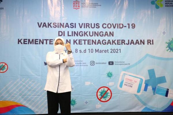 Cegah Penularan COVID-19, Empat Ribu Pegawai Kemnaker Divaksinasi