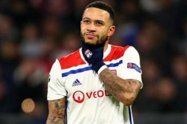 Liverpool Lirik Mempis Depay