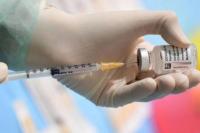 Manfaat Vaksin COVID-19 AstraZeneca Meningkat Seiring Usia