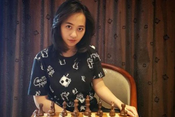 Serunya Pertandingan Catur Dewa Kipas Vs GM Irene, Netizen Malah Salfok dengan Paras Casternya
