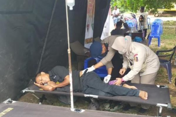  Kapolri Kerahkan Bantuan Sembako dan Dapur Lapangan