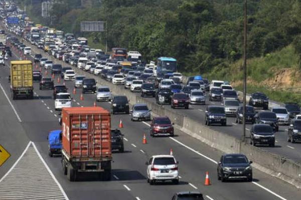 Jasa Marga Perbaiki Tiga Titik di Tol Jakarta-Cikampek