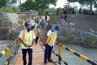  Kunjungi Malaka, Wamen PUPR Pastikan Bendungan dan Jembatan Benenain Segera Diperbaiki