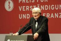 Tolak Penghargaan, UEA Sesalkan Keputusan Filsuf Jerman