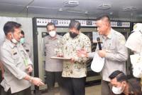 Mentan Bersama Menko Perekonomian Bagi-bagi 20 Ribu DOC Ayam Petelur ke Rumah Tangga Miskin