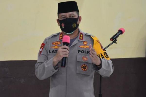 Kapolda NTT, Irjen Pol Drs Lotharia Latif, SH M.Hum meminta warga yang terpapar Covid-19 dan menjalani isolasi mandiri di rumah masing-masing agar pindah ke lokasi isolasi terpadu.
