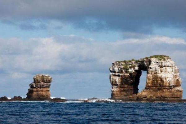 Situs Terkenal Kubah Darwin di Galapagos Runtuh