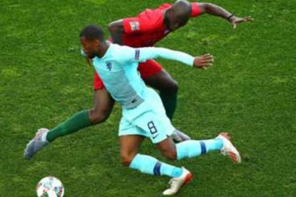 Demi Wijnaldum, PSG Siap Nikung Barca