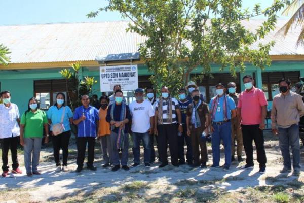 Bupati Kupang Tanam Jagung Bersama Poktan di SD Naibonat