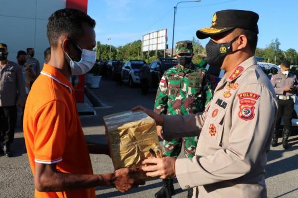 Sebanyak 7.000 Paket Bansos Polri Kembali Disalurkan di Masa PPKM mikro