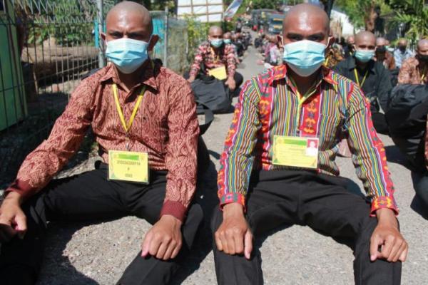 Kakak Beradik Asal TTS Lolos jadi Siswa Bintara SPN Kupang