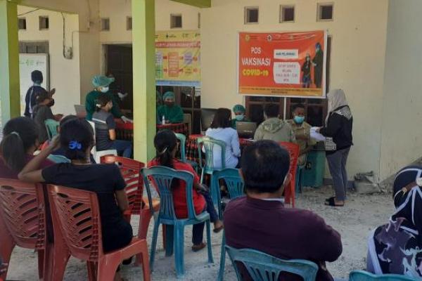 Puluhan Warga Kecewa Tak Dilayani Vaksin Sinovac Tahap II di Puskesmas Oesapa