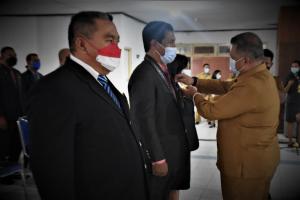 118 PNS Lingkup Pemkot Kupang Terima Penghargaan Satya Lencana Karya Satya