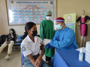 Siswa SMA dan SMK di Kupang Mulai Disuntik Vaksin Covid-19
