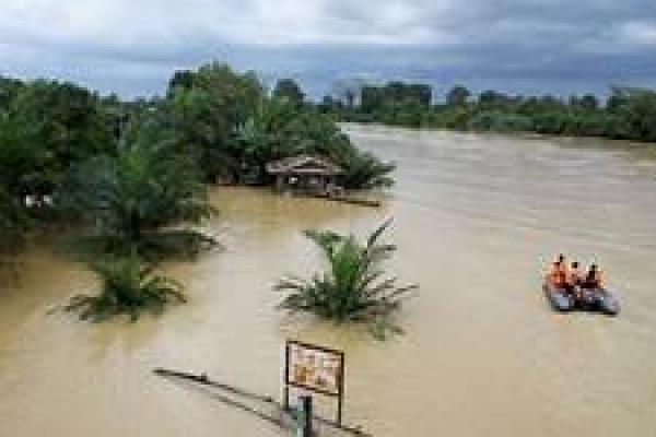 Dua Pekerja Konstruksi Terjebak Banjir Bandang di Bawah Jembatan di TTU