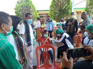  Bupati Hery launching Vaksin Pelajar di SMP Immaculata Ruteng