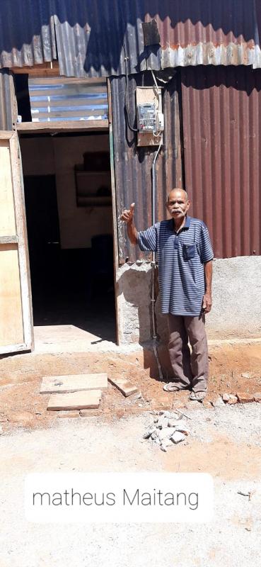 Politisi Nasdem Pasang Listrik untuk Warga Tak Mampu dan Rumah Ibadah di Alor 