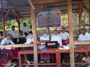 Tak Punya Listrik dan Internet, Akreditasi SMAN 4 Satar Mese di Kebun Warga