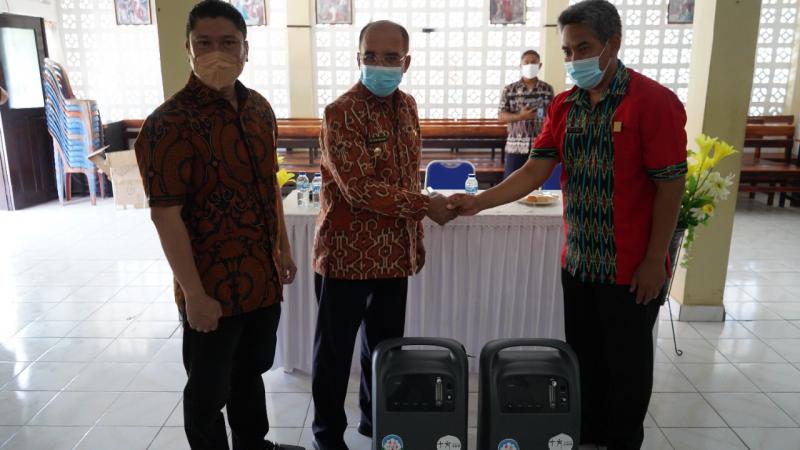 Wali Kota Kupang Serahkan Bantuan Konsentrator Oksigen ke Puskesmas dan Rutan Kupang