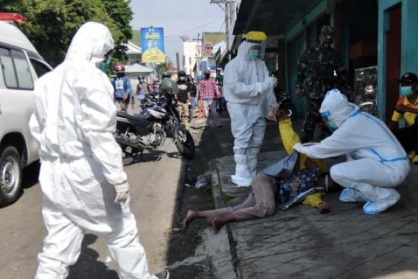 Perempuan Tanpa Identitas Ditemukan Tergeletak Depan Toko di Ruteng