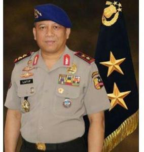  Kapolda NTT Perintahkan Jajarannya Bantu Tugas Dokter di Lapangan