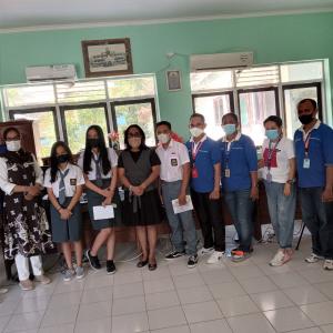  Dispendukcapil Goes to School Rekam Cetak KTP di SMA Negeri 1 Kupang