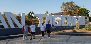  Saleh Husin dan Menkop UKM Teten Masduki Jalan Pagi Di Kota Kupang