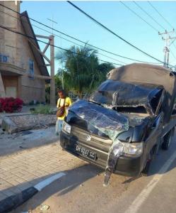 Sopir Asal TTS Mengantuk, Pick Up Terbalik Setelah Tabrak Pagar Gereja di Kupang