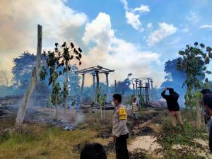 Sembilan Rumah Adat di Kabupaten Sumba Barat Daya Terbakar