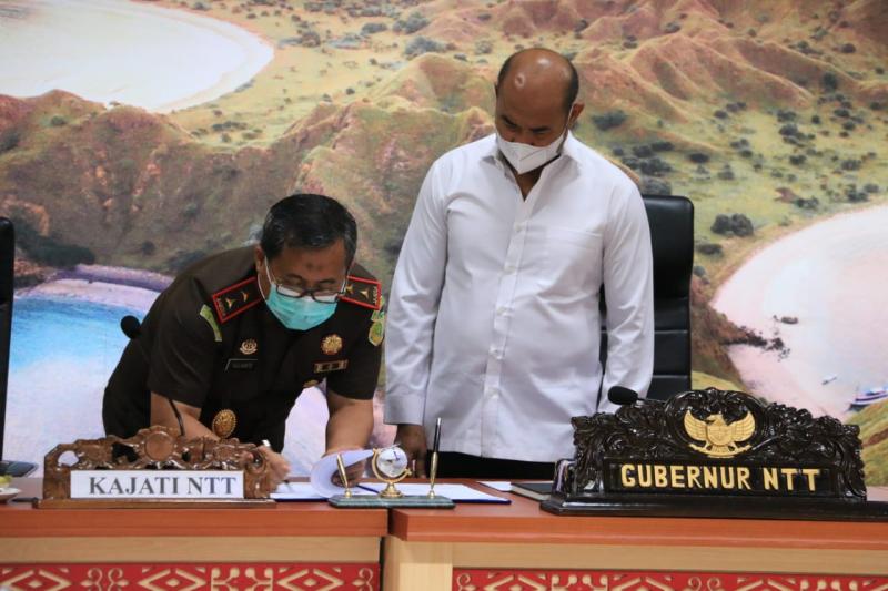  Gubernur-Kajati NTT Teken MoU Amankan Aset Daerah