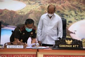  Gubernur-Kajati NTT Teken MoU Amankan Aset Daerah