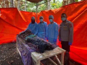 Diduga Dibunuh 6 Bulan Lalu, Jenazah IRT di Kupang Digali untuk Otopsi