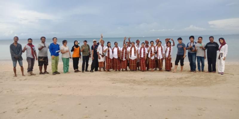 Climate Change Trust Fund (ICCTF) dan Yayasan Reef Check Indonesia melakukan media trip di TNP Laut Sawu dan perairan serta pulau Semau Kabupaten Kupang.