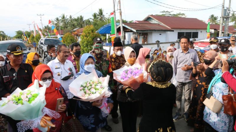 Dirjen Aisyah Temani Anggota Komisi V Sambangi Banggai
