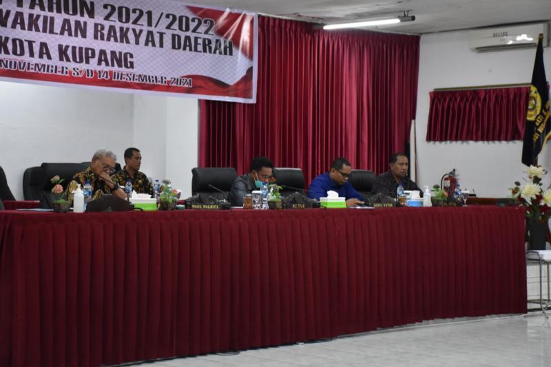 Terima Penjelasan Wali Kota, Delapan Fraksi DPRD Kota Kupang Siap Bahas Rancangan KUA-PPAS 2022