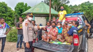 Percepat Vaksin, Kapolsek di TTU Mobilisasi dan Jemput Warga dari Rumah