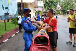 Direktorat Polair Polda NTT dapat Bantuan 2 Unit Perahu Kano