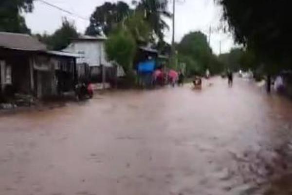 Tanggul Galian C Jebol, Ratusan Rumah di Kupang Barat Terendam Banjir