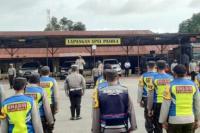  Capaian Vaksinasi di Atas 70 Persen, Kapolres Sumba Barat Beri Penghargaan bagi Anggota