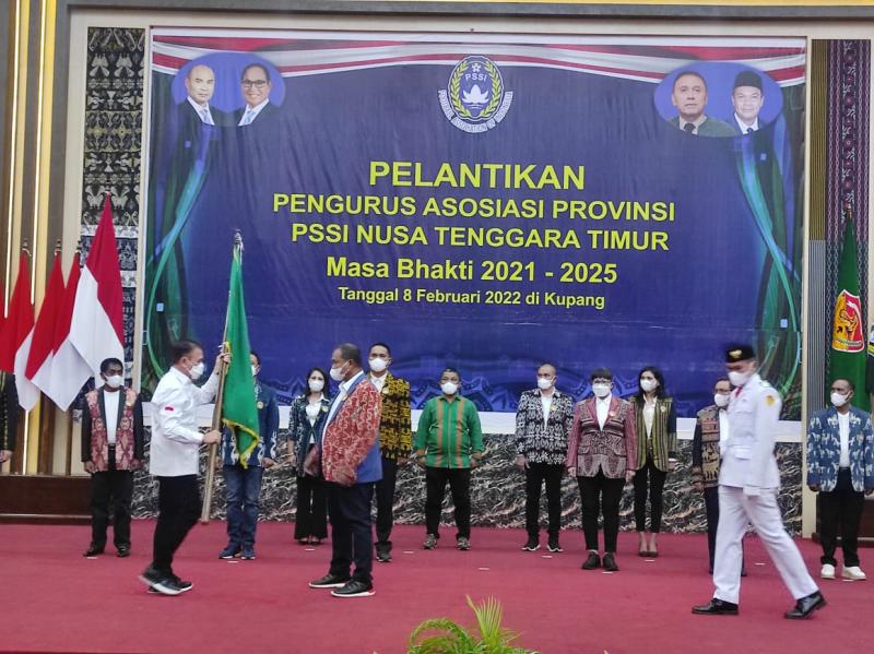 Ketua Umum PSSI Mohammad Iriawan Lantik Pengurus Asprov PSSI NTT